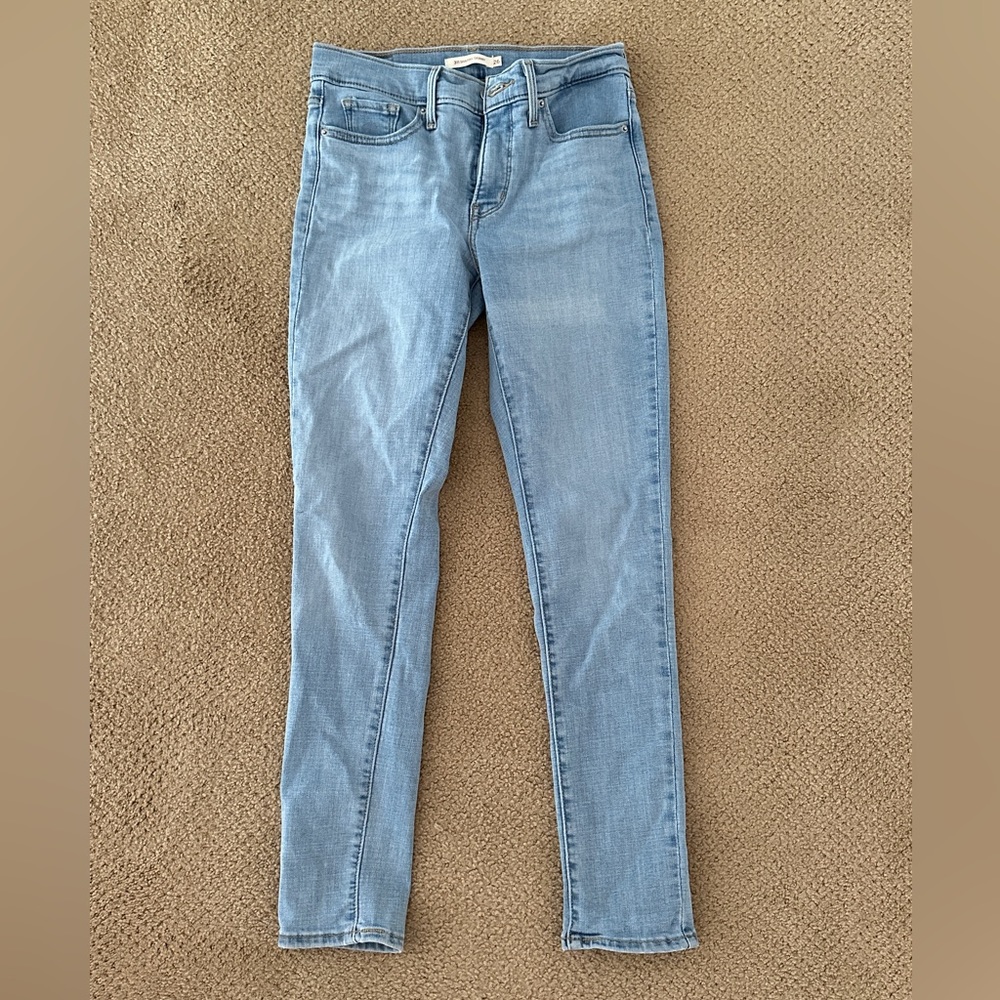 Levi’s skinny jeans
